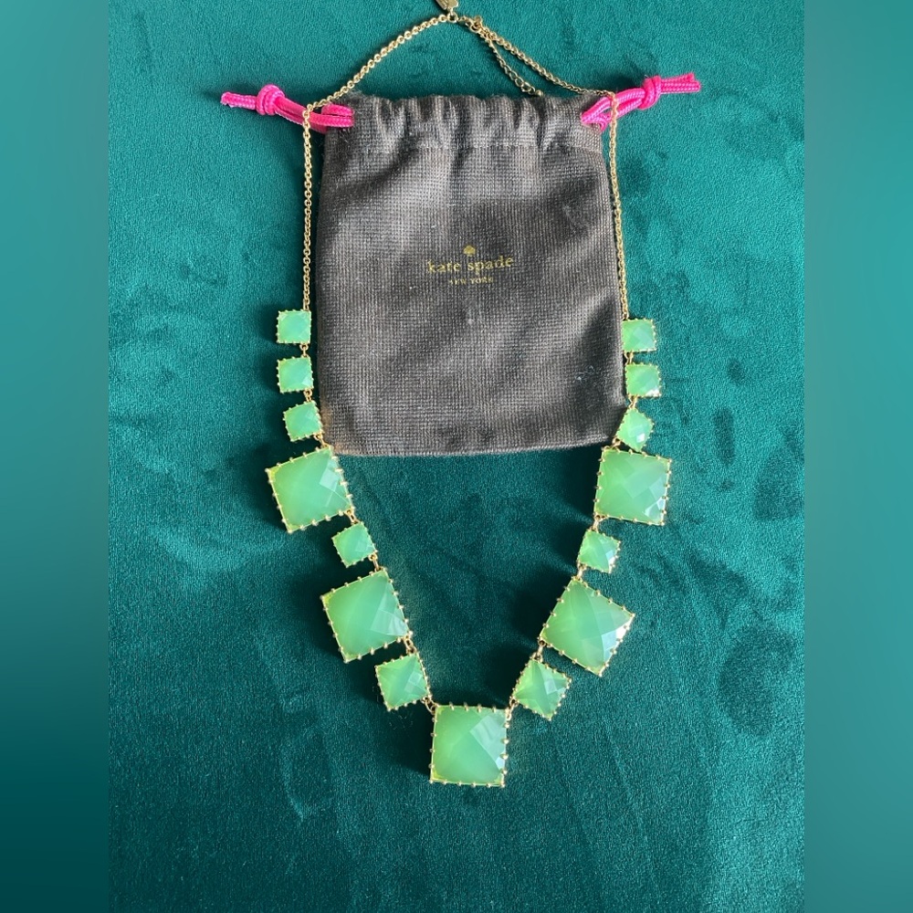 Kate spade palm pearls long statement necklace in chalcedony green with bag EUC